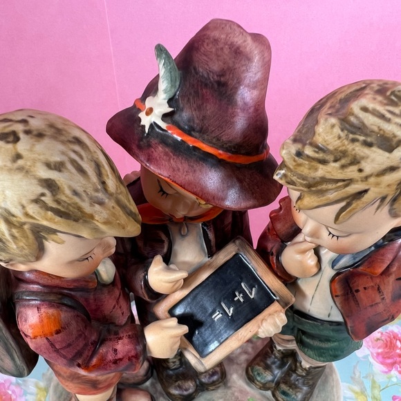 Goebel Hummel TMK4 #170/I School Boys 7.5"H Beautiful & Vibrant Great Condition! - Picture 9 of 17